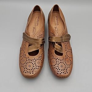 Aravon by New Balance leather mary jane Women size 12 tan brown comfort